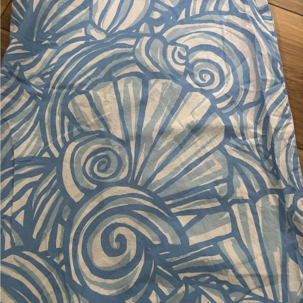 Vineyard Vines blue and white shell dress